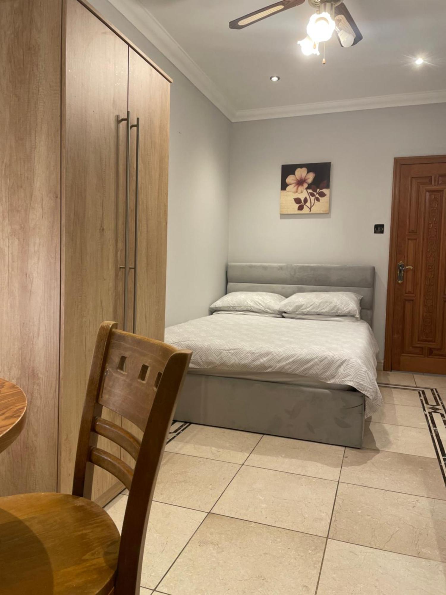 North London Studio Apartment Exterior foto